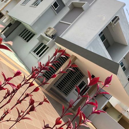 شقة D'House ايبوه المظهر الخارجي الصورة